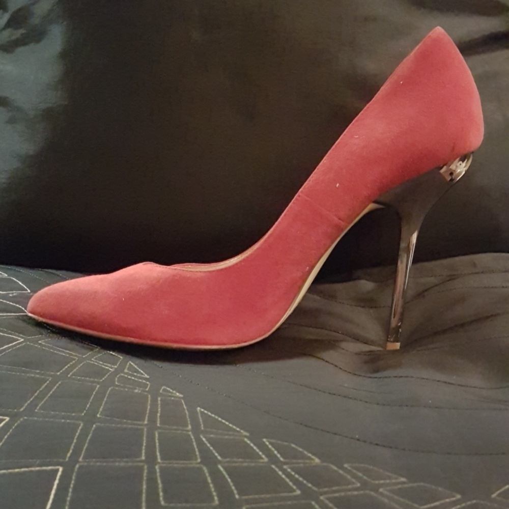 Shoes - Picture 3 of 6